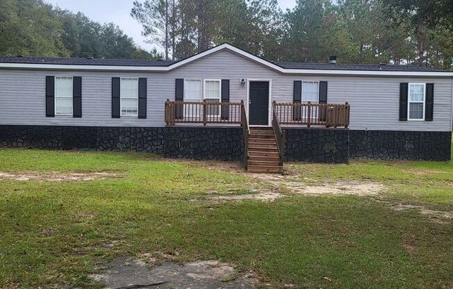 4 bedroom PLUS a bonus room; Quitman, GA