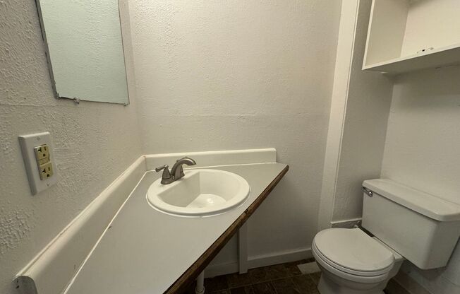 1 bed, 1 bath, 600 sqft, $895, Unit A102