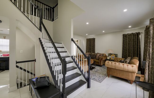 Luxurious Single Family Home in Emerald Farm