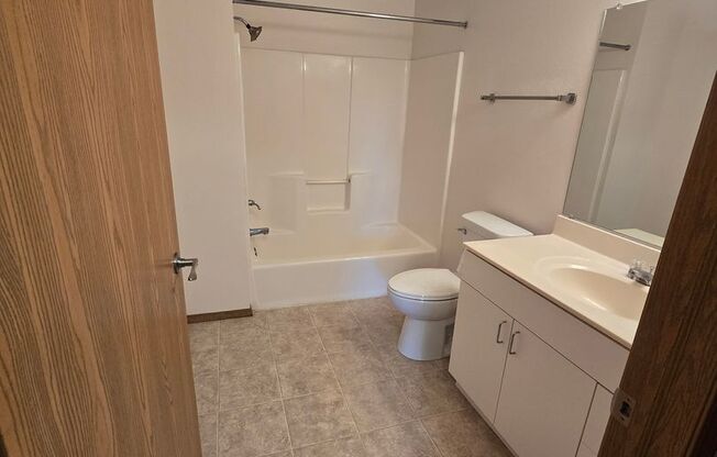 2 beds, 1 bath, 856 sqft, $1,269, Unit PL   7605