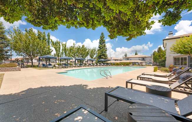 Welcome to Ascent at The Galleria Apartment Homes