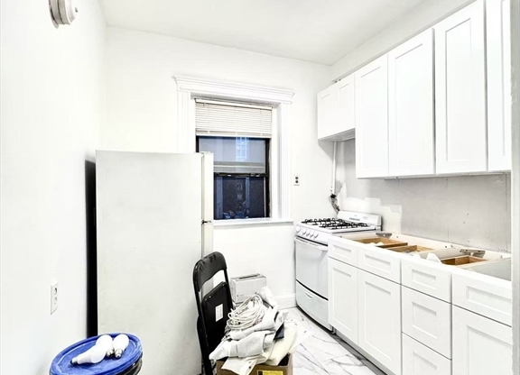 1 bed, 1 bath, 485 sqft, $2,750, Unit 160