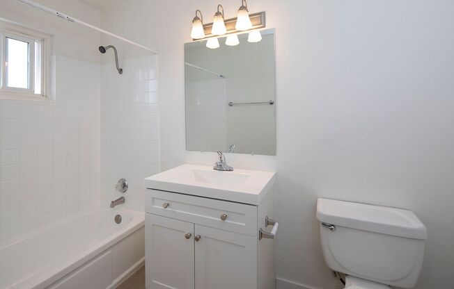 1 bed, 1 bath, 740 sqft, $1,750, Unit H