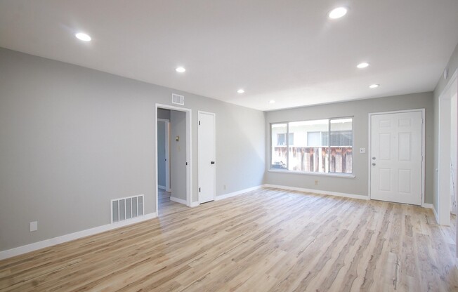Beautiful Remodeled 2 Bed/1 Bath Duplex in Sunnyvale - Near Google, Apple, LinkedIn - This is a MUST SEE!