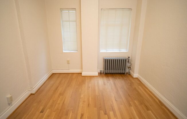 1 bed, 1 bath, 400 sqft, $1,090, Unit 105