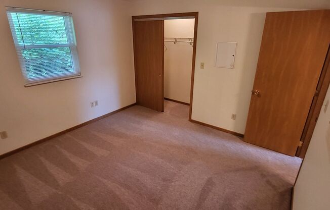 2 beds, 1 bath, 775 sqft, $975, Unit 1239-07