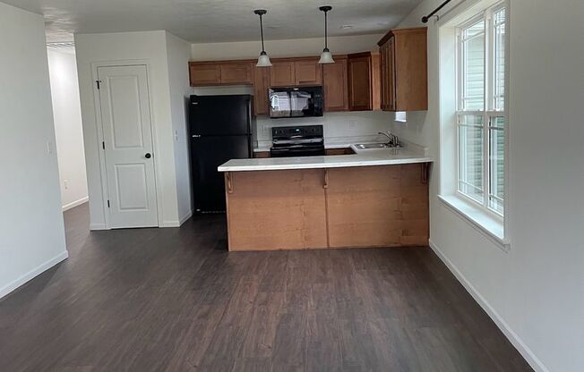 3 beds, 2 baths, $1,750