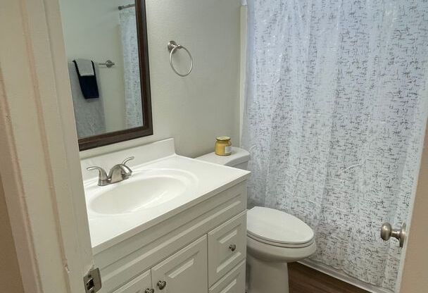 2 beds, 1 bath, $2,195, Unit 18