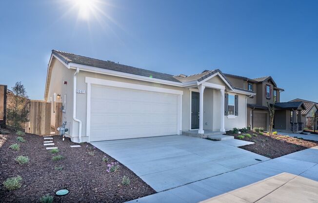 NEW 4 bedroom, 2.5 bath ranch style home in new Hollister development!!