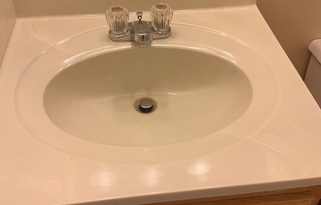 2 beds, 1.5 baths, 1,050 sqft, $2,000, Unit 3347 #003