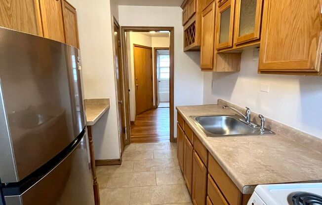 1 bed, 1 bath, $895, Unit 07