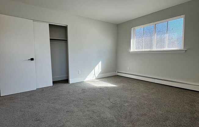 2 beds, 1 bath, 800 sqft, $1,695, Unit C - 32