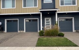 3 beds, 2.5 baths, $2,500, Unit Lot 554