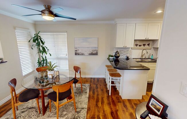 VACATION - 805 E Ave