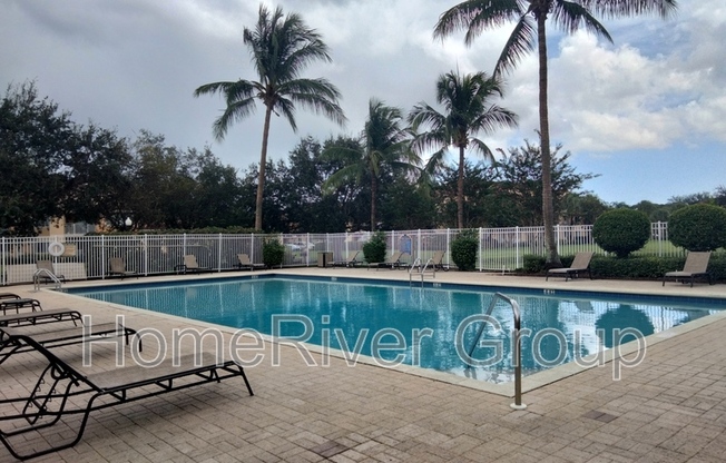 261 SW PALM DR