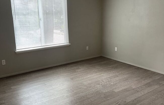 4323 67 AVE W