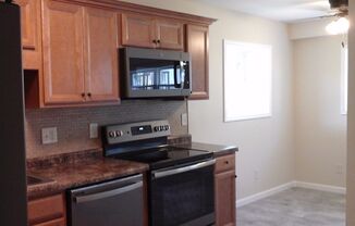 2 beds, 1 bath, $750, Unit 1