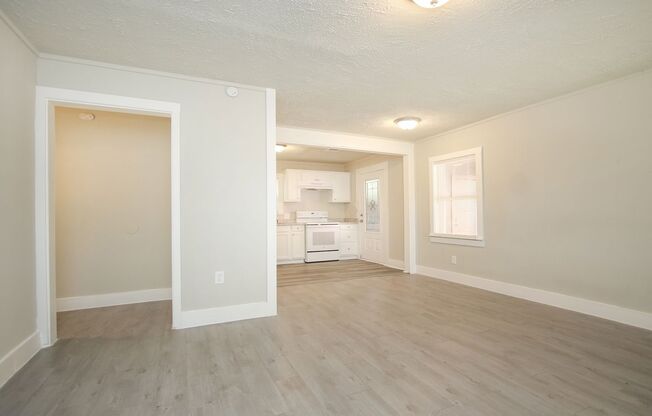 2 bed, 1 bath in great location - move in ready in South East Houston!
