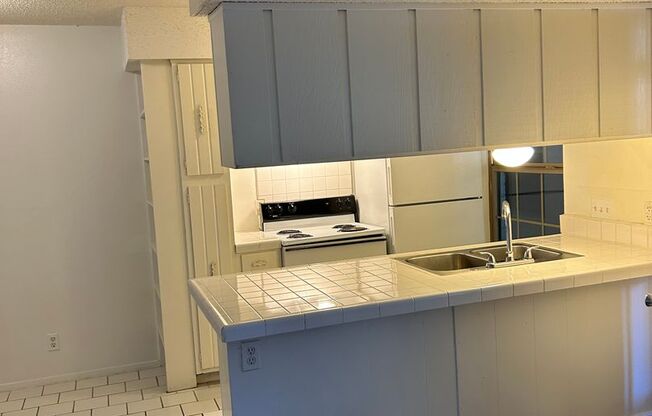 1 bed, 1 bath, 650 sqft, $1,225, Unit SUX-219