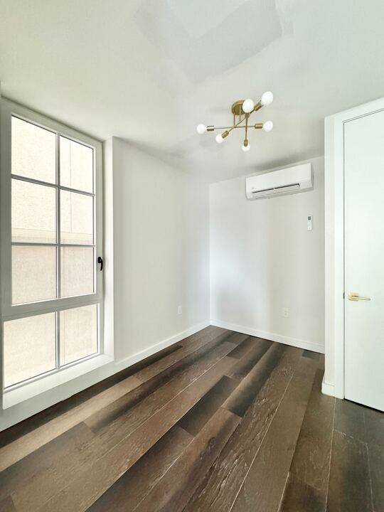 7506 16 AVE