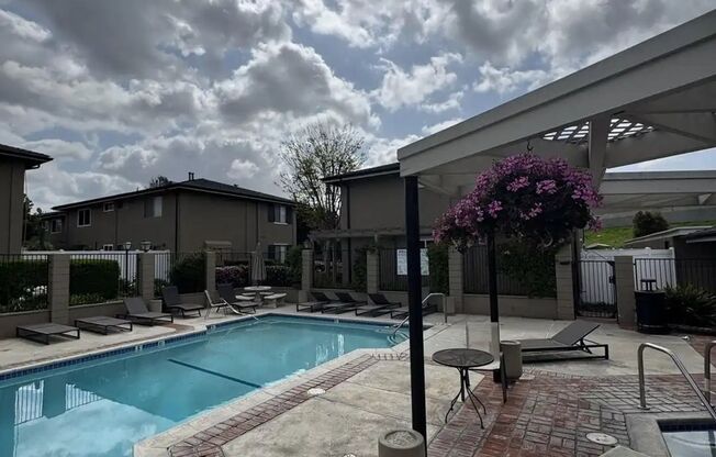 Newly Renovated 1 Bedroom Unit only 10 minutes from Disneyland