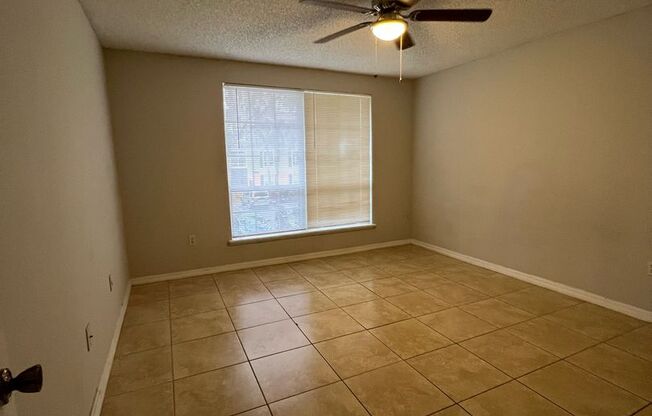 2 beds, 2 baths, 1,183 sqft, $1,400, Unit Cypress Pointe 4194D Versailles