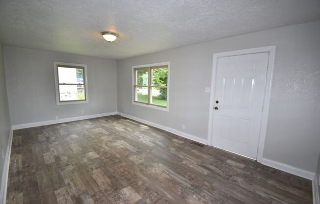 Renovated 2 Bedroom Pet Friendly Home For Rent!