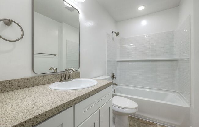 3 beds, 2.5 baths, 1,130 sqft, $3,195, Unit 44