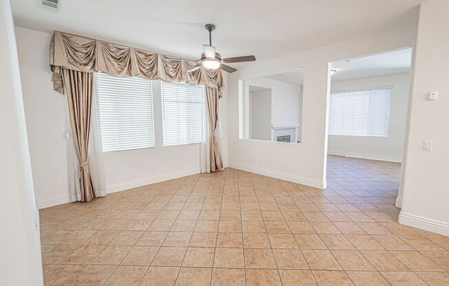 4 Bedroom Home for Rent in Canyon Country!