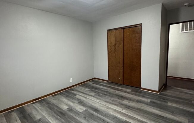 1 bed, 1 bath, $1,000, Unit 18335 1S