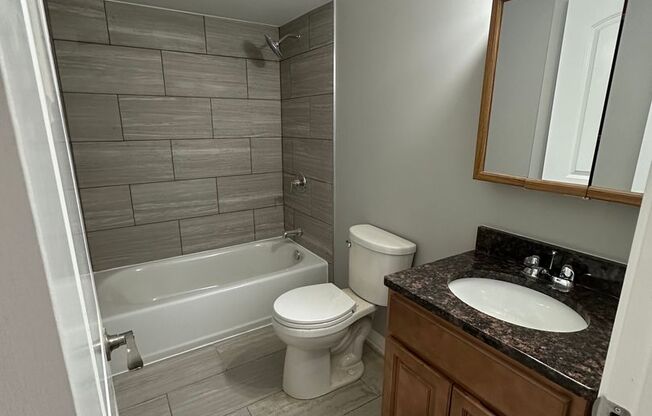 2 beds, 1 bath, 865 sqft, $1,925, Unit Building 9-2C