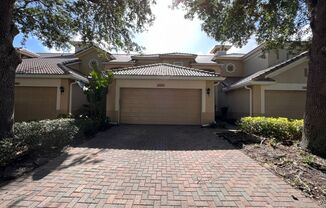 Great townhouse -  available now!