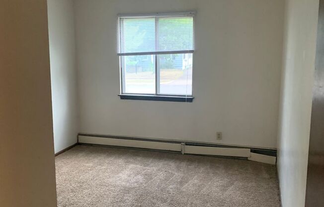 2 beds, 1 bath, 800 sqft, $950