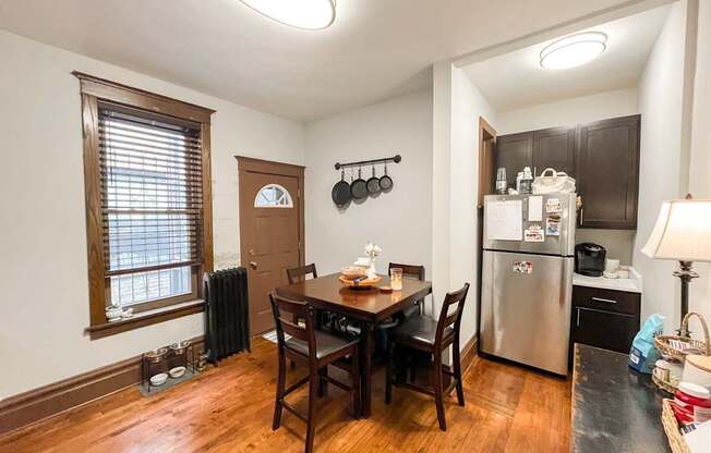 Welcome to 1544-50 N. LaSalle Blvd.