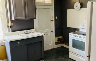 3 beds, 1 bath, $1,075, Unit 2nd Fl