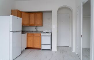 Studio, 1 bath, 210 sqft, $1,175, Unit 304-SS