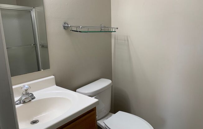 2 beds, 1 bath, $1,575, Unit T