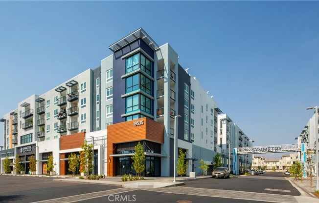 3 beds, 2.5 baths, 1,478 sqft, $4,327, Unit 35104