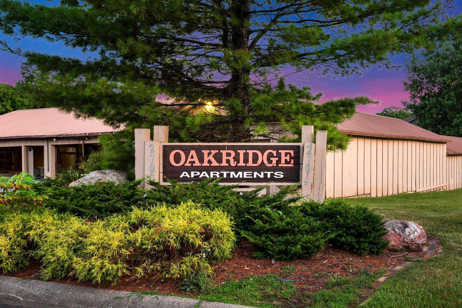 2 Bedroom/2 Bathroom Oakridge Apartments Unit!