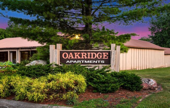 3 Bedroom/2 Bathroom Oakridge Apartments Unit!