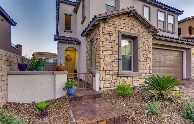 Roof Top Deck - View of Las Vegas Strip - 2 Story - 4 Bedroom with above ground Spa