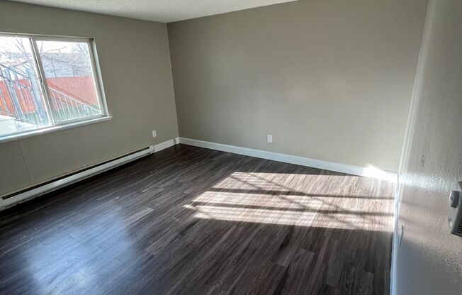 2 beds, 1 bath, $1,625, Unit 13164