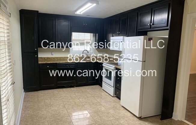 Beautiful 3b Room!Move in ready!