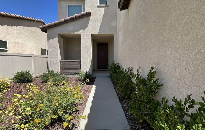 Gorgeous 4 Bedroom 3 Bath Home in Beaumont!