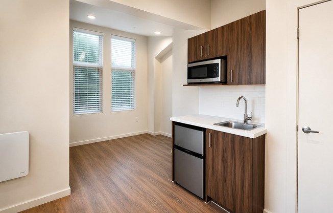 Studio, 1 bath, 175 sqft, $1,495, Unit 501