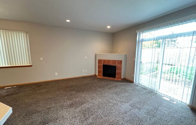 745 / 747 SE Tampa St.