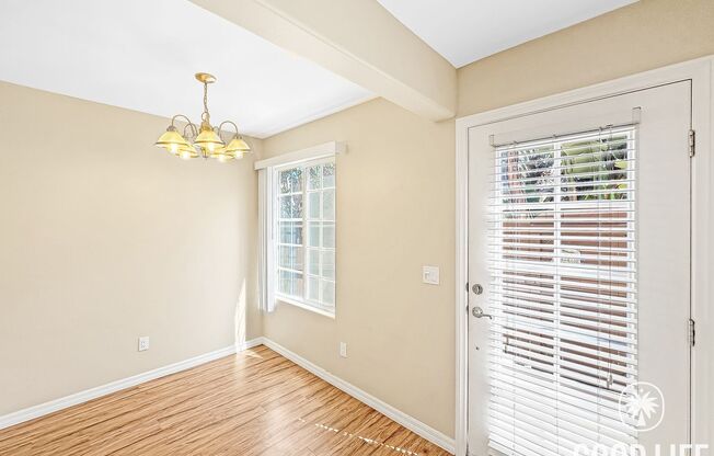 SD: Two-Story 2BD/2BA Corner Townhome in Clairemont w/ Wrap-Around Patio, In-Unit Laundry & Community Pool!