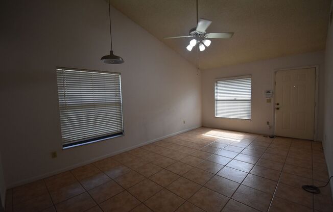 FIRST FULL MONTHS RENT IS FREE! 2 Bed/2 Bath Villa in Townhomes of Winter Garden