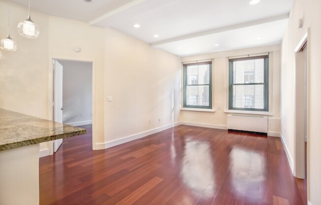 2 beds, 2 baths, 922 sqft, $6,195, Unit 17B
