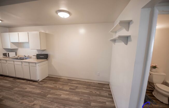 1 bed, 1 bath, 630 sqft, $1,099, Unit 17